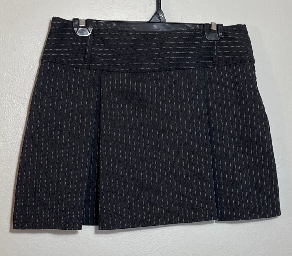 Women's Size 11 Vintage Y2K Star City Charcoal Gray Pinstripe Pleated Mini Skirt